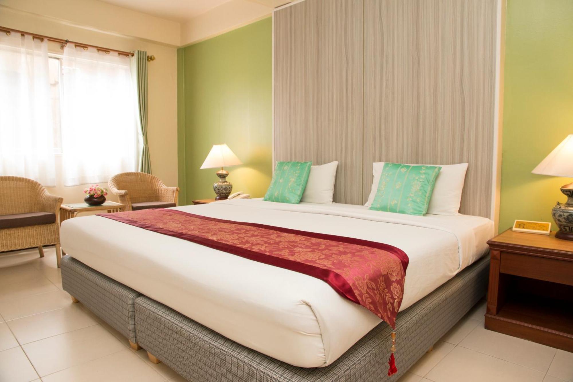 Capital O 75395 Sabai Lodge - SHA Extra Plus Pattaya Exterior foto